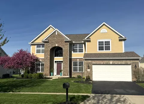 8282 Tricia Price Dr, Powell, OH 43065