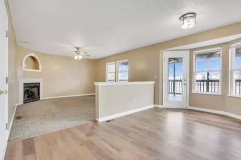 Living - 577 Stable St, Pataskala, OH 43062 photo 11 of 12