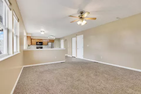 Living - 577 Stable St, Pataskala, OH 43062 photo 3 of 12