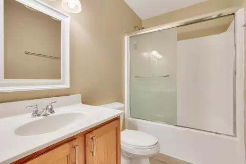 Bath - 577 Stable St, Pataskala, OH 43062 photo 4 of 4