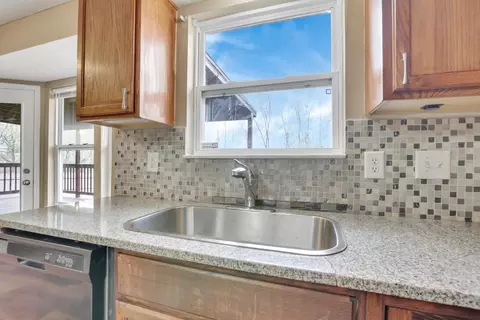 Kitchen - 577 Stable St, Pataskala, OH 43062 photo 5 of 5