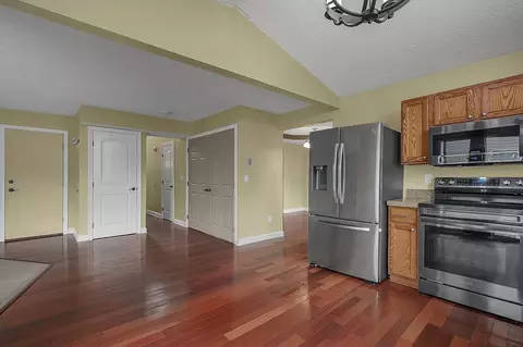 1860 Seasprite Dr, Galloway, OH 43119 photo 4