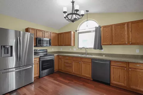 1860 Seasprite Dr, Galloway, OH 43119 photo 5