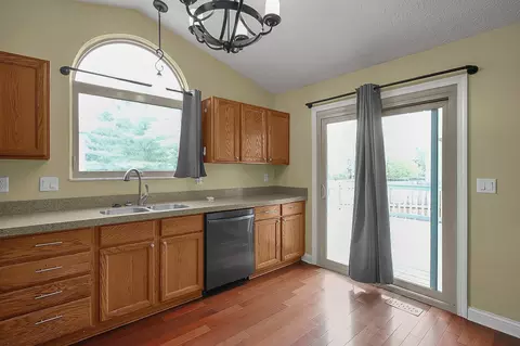 1860 Seasprite Dr, Galloway, OH 43119 photo 6