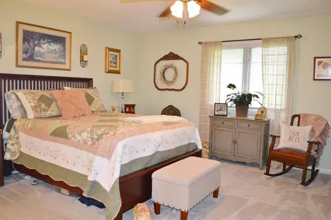 Bedroom - 5617 Calais Dr, Springfield, OH 45503 photo 5 of 10