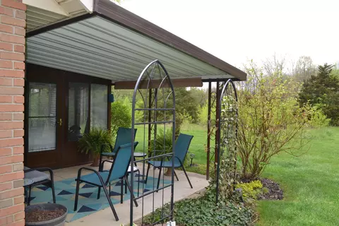 Exterior - 5617 Calais Dr, Springfield, OH 45503 photo 6 of 9