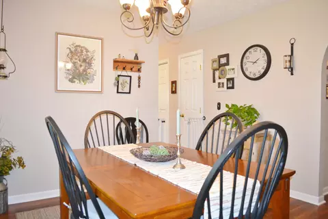 Dining - 5617 Calais Dr, Springfield, OH 45503 photo 4 of 7