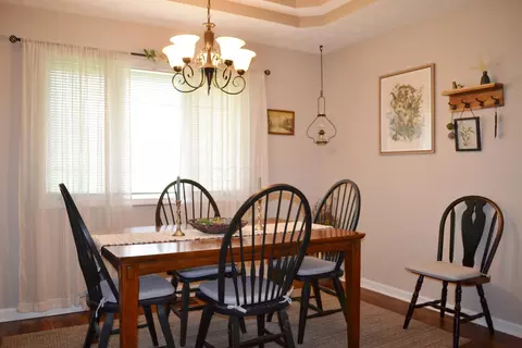 Dining - 5617 Calais Dr, Springfield, OH 45503 photo 5 of 7