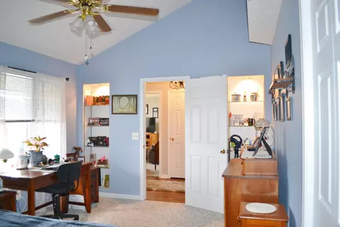 Bedroom - 5617 Calais Dr, Springfield, OH 45503 photo 9 of 10