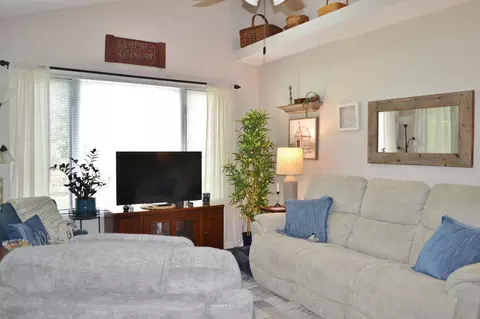 Living - 5617 Calais Dr, Springfield, OH 45503 photo 6 of 6