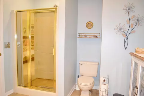 Bath - 5617 Calais Dr, Springfield, OH 45503 photo 2 of 3