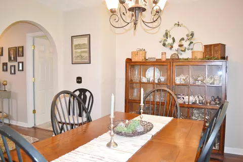 Dining - 5617 Calais Dr, Springfield, OH 45503 photo 2 of 7