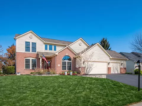 2295 Bold Venture Dr, Lewis Center, OH 43035