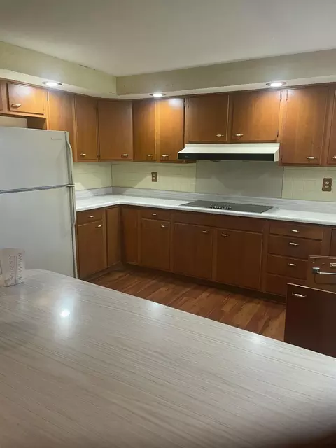 Kitchen - 5384 Springfield Jamestown Rd, Springfield, OH 45502 photo 2 of 3