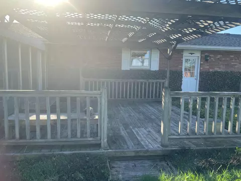 Exterior - 5384 Springfield Jamestown Rd, Springfield, OH 45502 photo 2 of 6