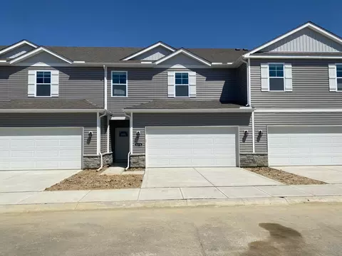 6274 Marinelli Dr S, Columbus, OH 43228