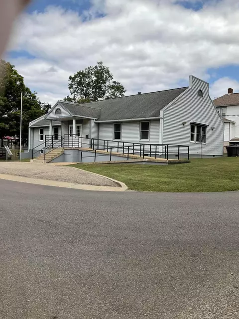 211 S High St, New Lexington, OH 43764