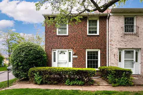 1096 Hardesty Pl W, Columbus, OH 43204