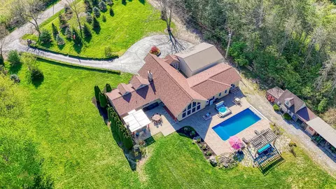 4251 Harrisburg Georgesville Rd, Grove City, OH 43123
