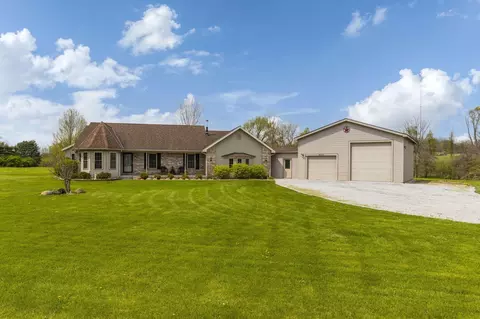 6701 Perry Rd, Centerburg, OH 43011