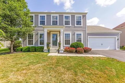 5922 Blue Star Dr, Grove City, OH 43123
