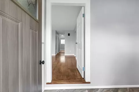 Entry Way - 542 E Franklin St, Circleville, OH 43113 photo 1 of 2