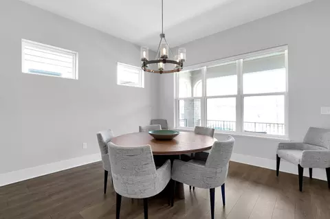 Dining - 935 Pullman Pl, Columbus, OH 43212 photo 2 of 3