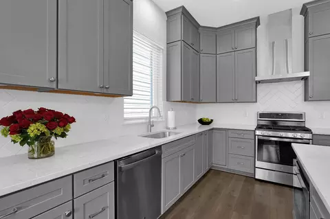 Kitchen - 935 Pullman Pl, Columbus, OH 43212 photo 5 of 5