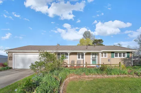 55 Hilltop Rd, Ontario, OH 44906