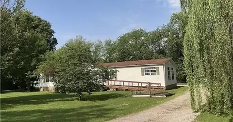 111 Neel Ave, Buckeye Lake, OH 43008