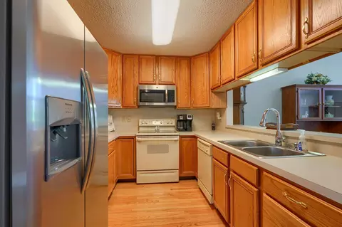 Kitchen - 6956 Greensview Village Dr, Canal Winchester, OH 43110 photo 1 of 2