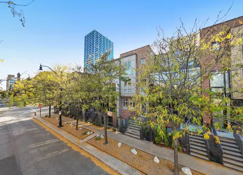 61 N 5th St #TH17, Columbus, OH 43215