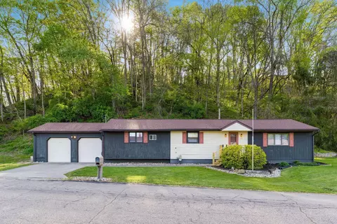 125 Lynwood Ln, Lancaster, OH 43130