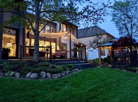 411 Mainsail Dr, Westerville, OH 43081