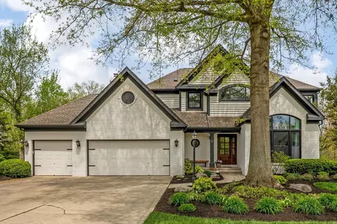 3318 Foxcroft Dr, Lewis Center, OH 43035