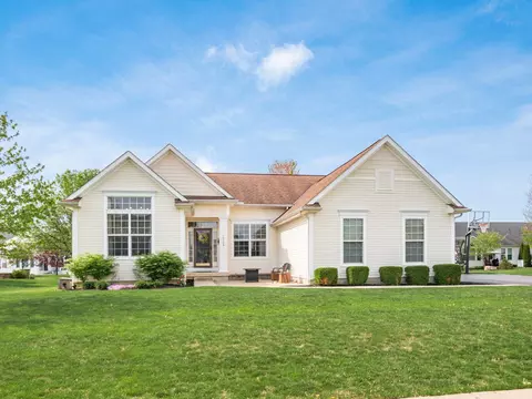 5485 Demorest Dr, Grove City, OH 43123