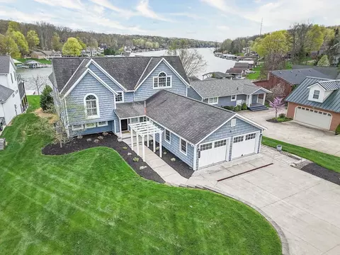 365 Northridge Heights Dr, Howard, OH 43028