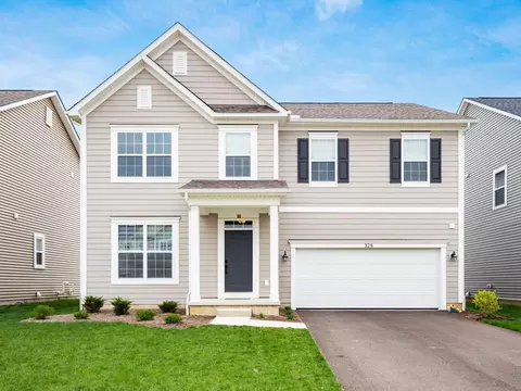 328 Sage Hill Dr, Lewis Center, OH 43035
