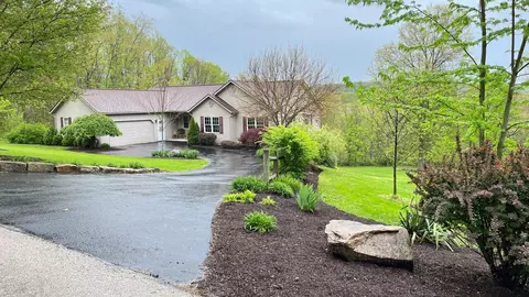 1689 Harlan Rd, Lucas, OH 44843