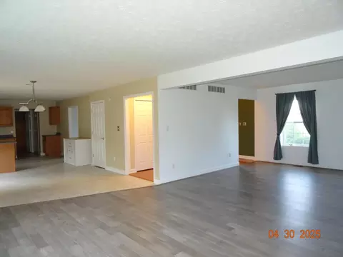 Living - 3101 Windy Ridge Dr, Springfield, OH 45502 photo 2 of 2
