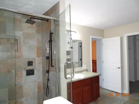 Bath - 3101 Windy Ridge Dr, Springfield, OH 45502 photo 4 of 4