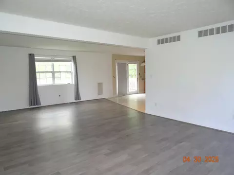 Living - 3101 Windy Ridge Dr, Springfield, OH 45502 photo 1 of 2