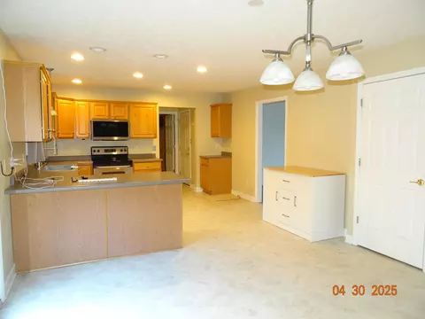 Kitchen - 3101 Windy Ridge Dr, Springfield, OH 45502 photo 4 of 4