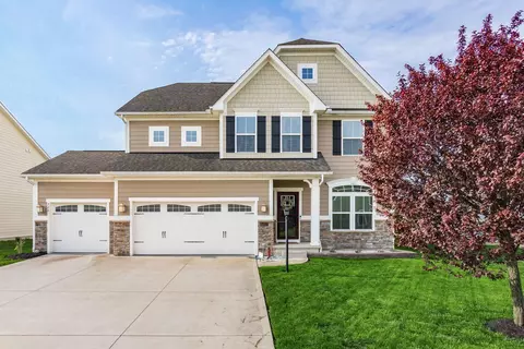 326 Brets Ln, Lewis Center, OH 43035