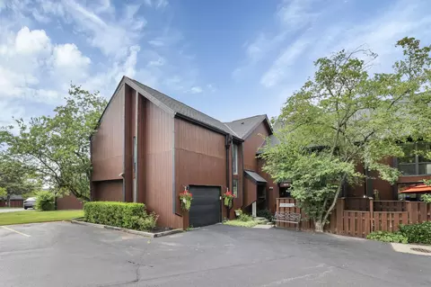 4810 Crazy Horse Ln, Westerville, OH 43081