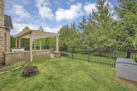 Exterior - 6580 Dalmore Ln, Dublin, OH 43016 photo 7 of 14