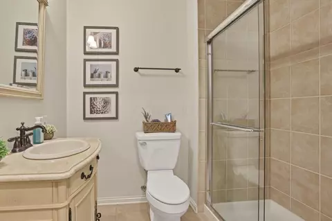 Bath - 6580 Dalmore Ln, Dublin, OH 43016 photo 8 of 9