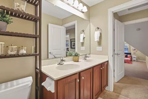 Bath - 6580 Dalmore Ln, Dublin, OH 43016 photo 7 of 9
