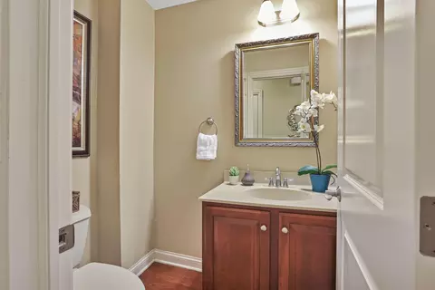 Bath - 6580 Dalmore Ln, Dublin, OH 43016 photo 5 of 9