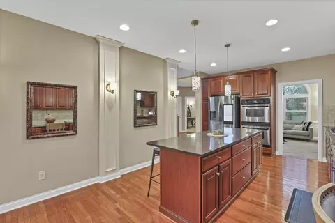 Kitchen - 6580 Dalmore Ln, Dublin, OH 43016 photo 5 of 6